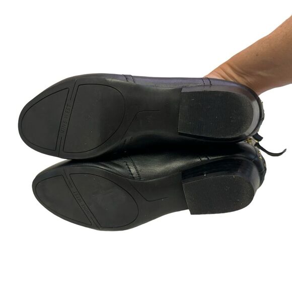 Black‎ Leather Ankle Boots with Gold Studded Heel Accent Booties - Picture 12 of 12